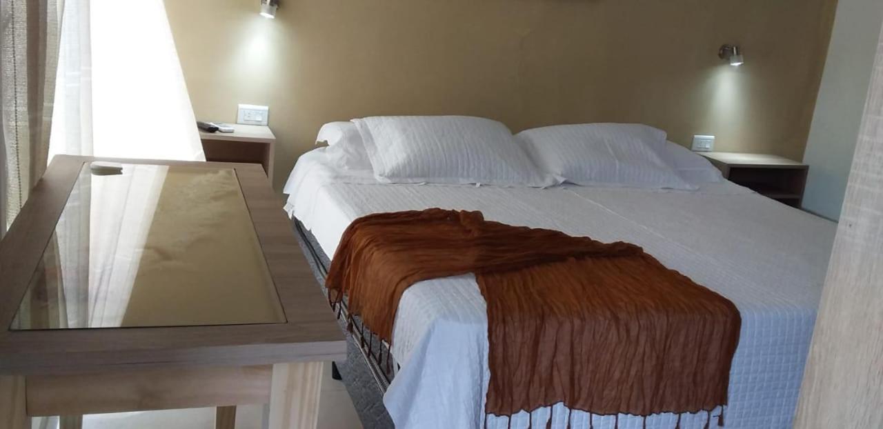 Gure Loa Urbano Bed & Breakfast Mina Clavero Bagian luar foto